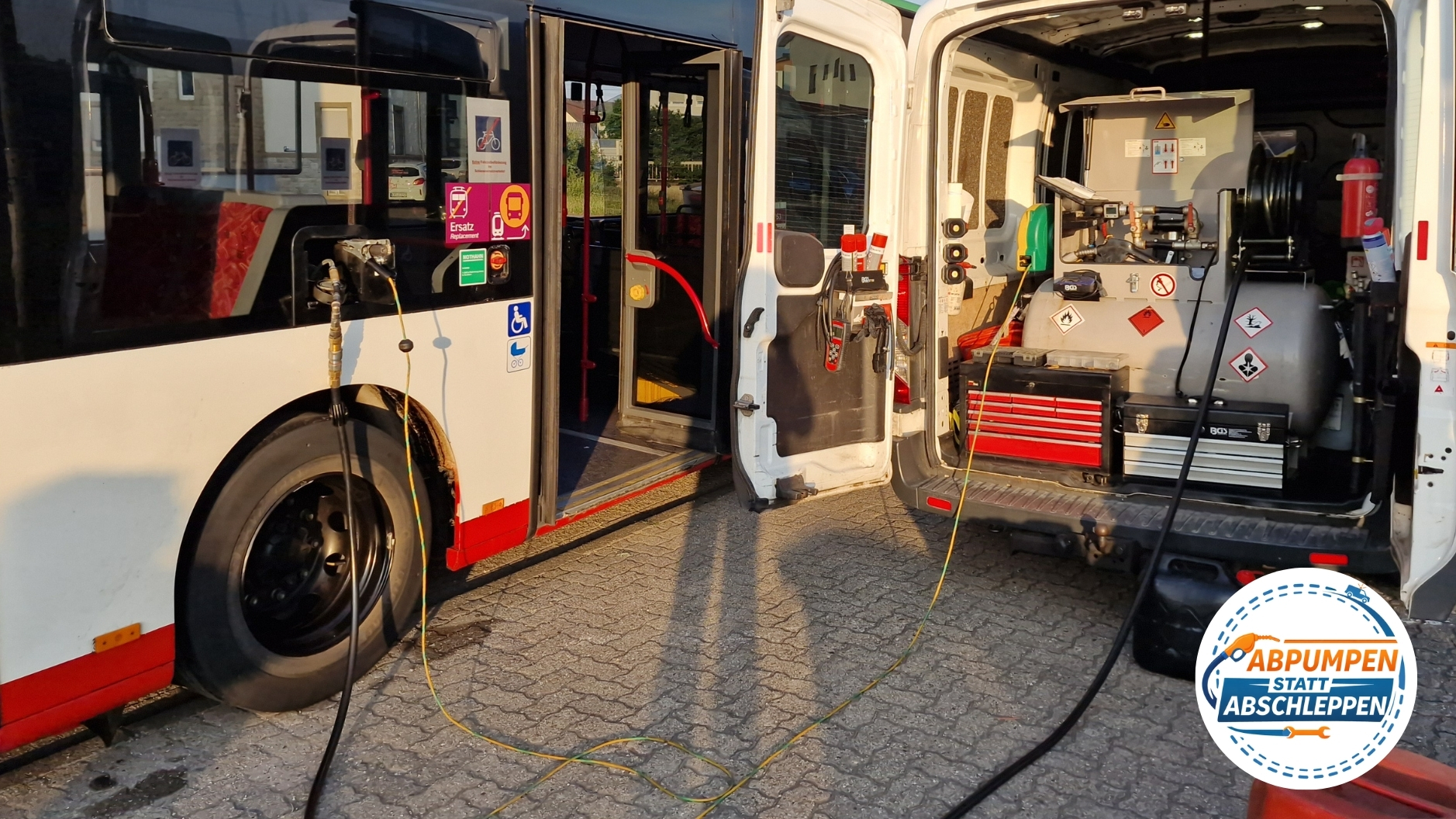 XXL-Einsatz: Linienbus mit 160 Litern Benzin fehlbetankt 📞 08007236923 🚌💨